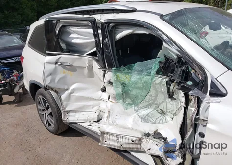 2017 Honda Pilot Touring из США, поврежденный, VIN 5FNYF6H92HB003020